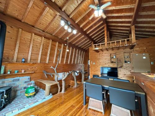 Yura House | Log House Namioto -ログハウス波音-