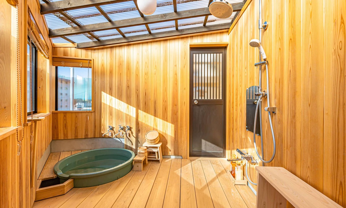 Tsubaki Onsen House | LONG VACATION