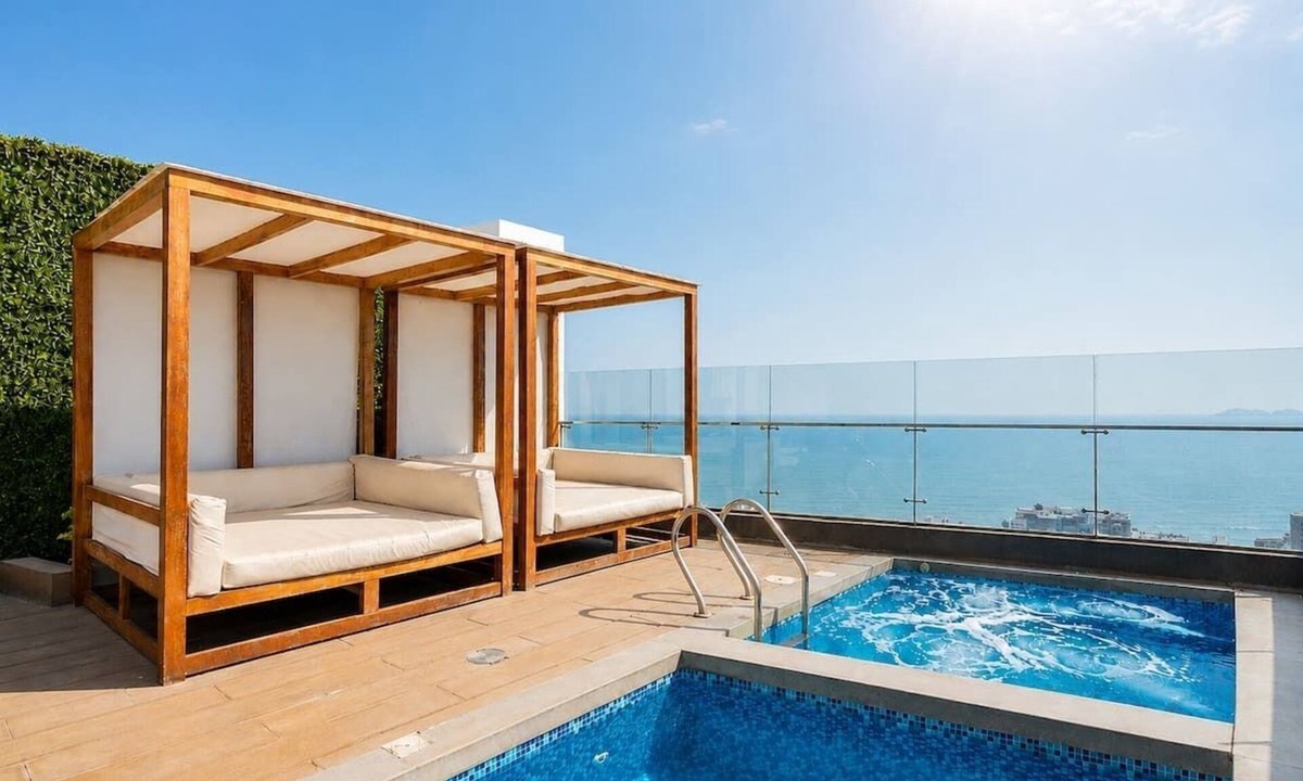 Barranco Apartment | Luxe Smart 1BR Apt Rooftop Pool, Gym & AC