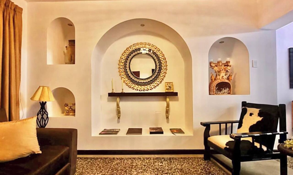 Chancay House | Luxury 2BR/2BA w/Jacuzzi - Walk to Beach & Castle