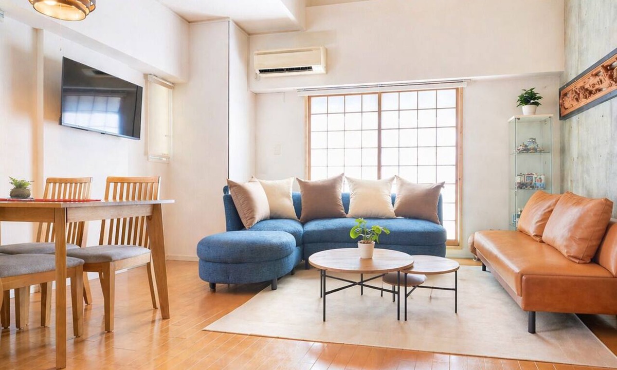 Higashi Ward Apartment | Maisonette with Open-Concept Layout | Near Nagoya Dome | Perfect for Fan Activities and Sightseeing | Sleeps Up to 6 | 30-Minute Drive to LEGOLAND and Ghibli Park | Choice of Pillows