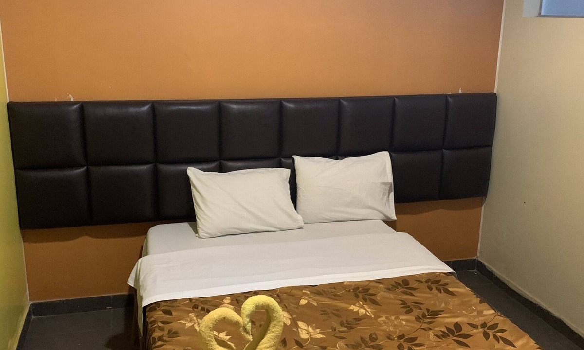 Puente Piedra Hotel | Manantial Hotel No.003