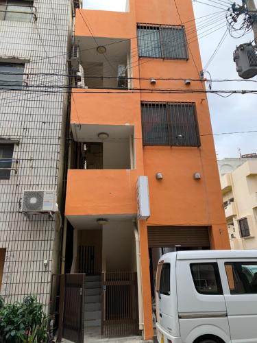 Maejima House | Maximum of 18 people can be rented in one building 3 minutes walk to Tomari Port 10 minutes drive to the airport No parking lot 30 seconds walk from paid parking lot warayunso port city May