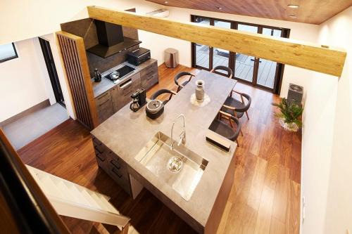 Ito House | Migre ICE