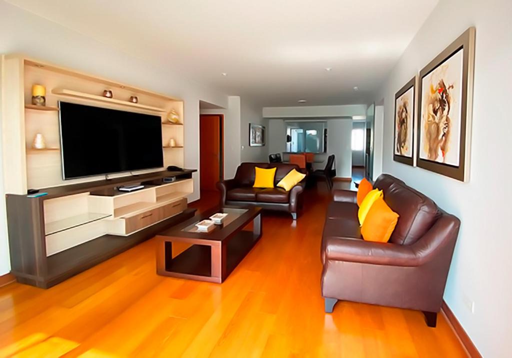 Miraflores Apartment | Modern apartment close to Love's park Miraflores