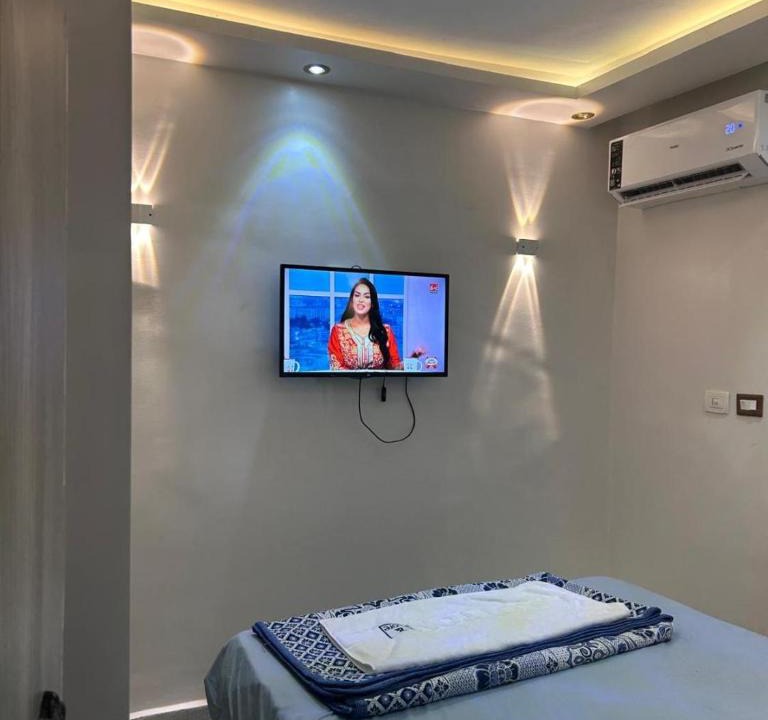 Al-Jumruk Apartment | Modern downtown apt by Qaitbay Citadel Air condition with free WiFi and Balcony with side sea view