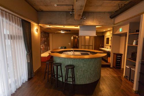 Akasaka Apartment | mondo tokyo