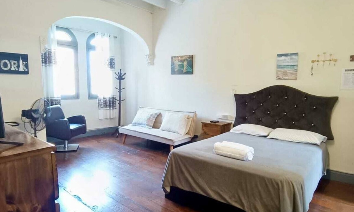 Pueblo Libre House | MONUMENTAL TOURIST HOUSE, Spacious and Elegant