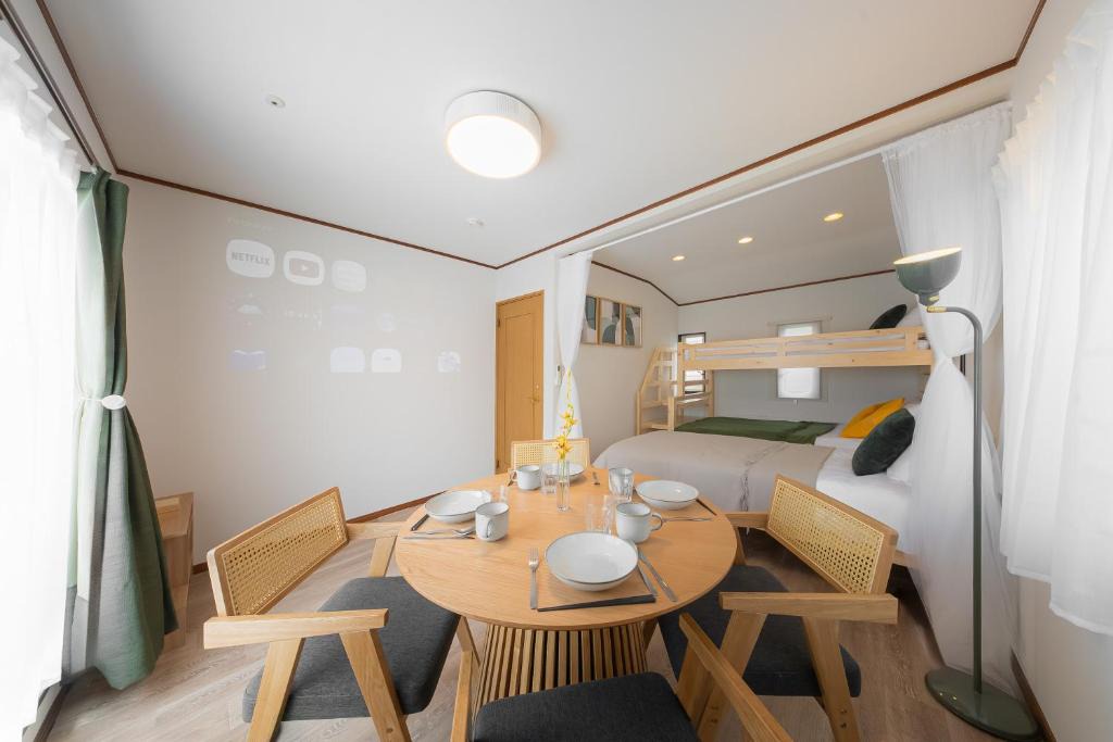 Koshigoe Apartment | Namiwa