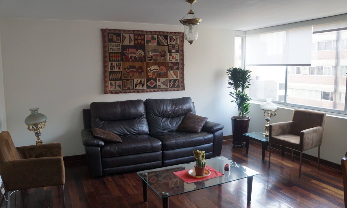 Miraflores Apartment | New windows clean, cozy, AC, apartment in the heart of Miraflores District