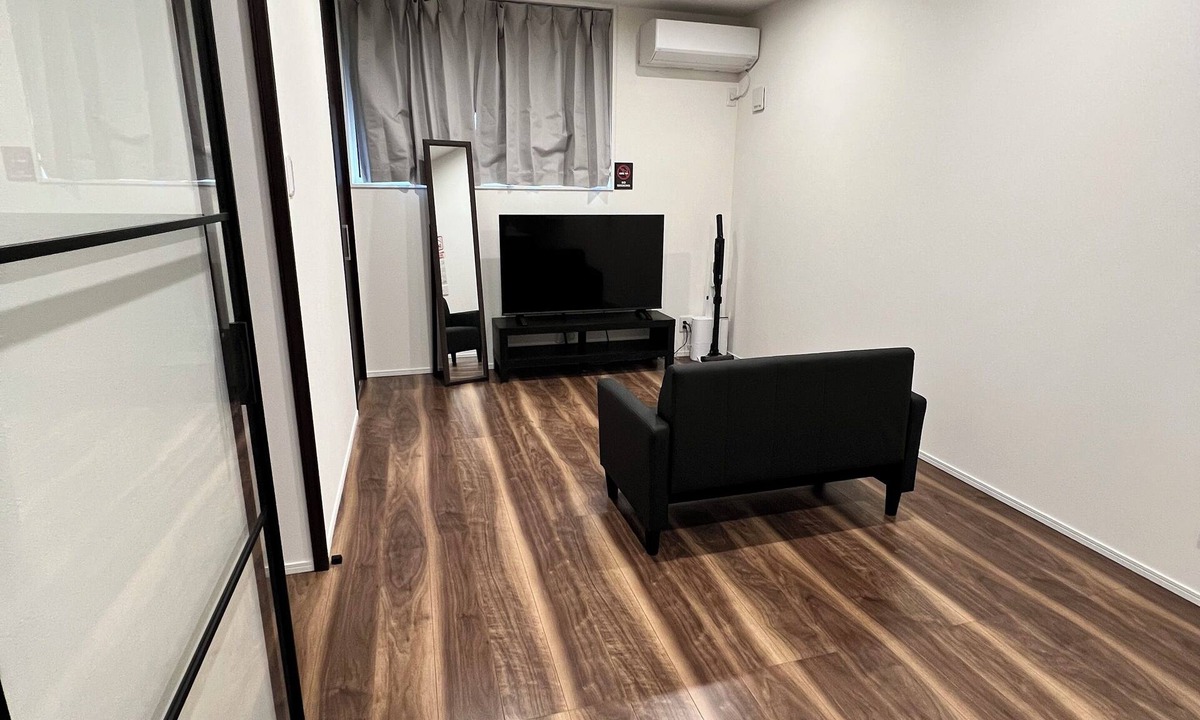 Kita House | Newly built [KAARA] 3 minutes from the station, near by USJ, Namba, and Umeda!