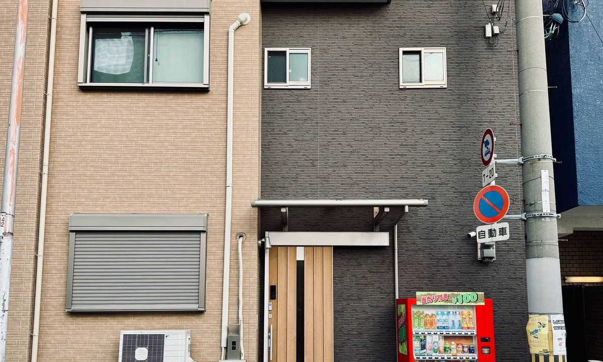Shikitsuhigashi House | No.7 Osaka Ebisuhonmachi is located in the center of Osaka City, less than 1 km from Kamomecho Park and a 10-minute walk from Tsutenkaku Tower.