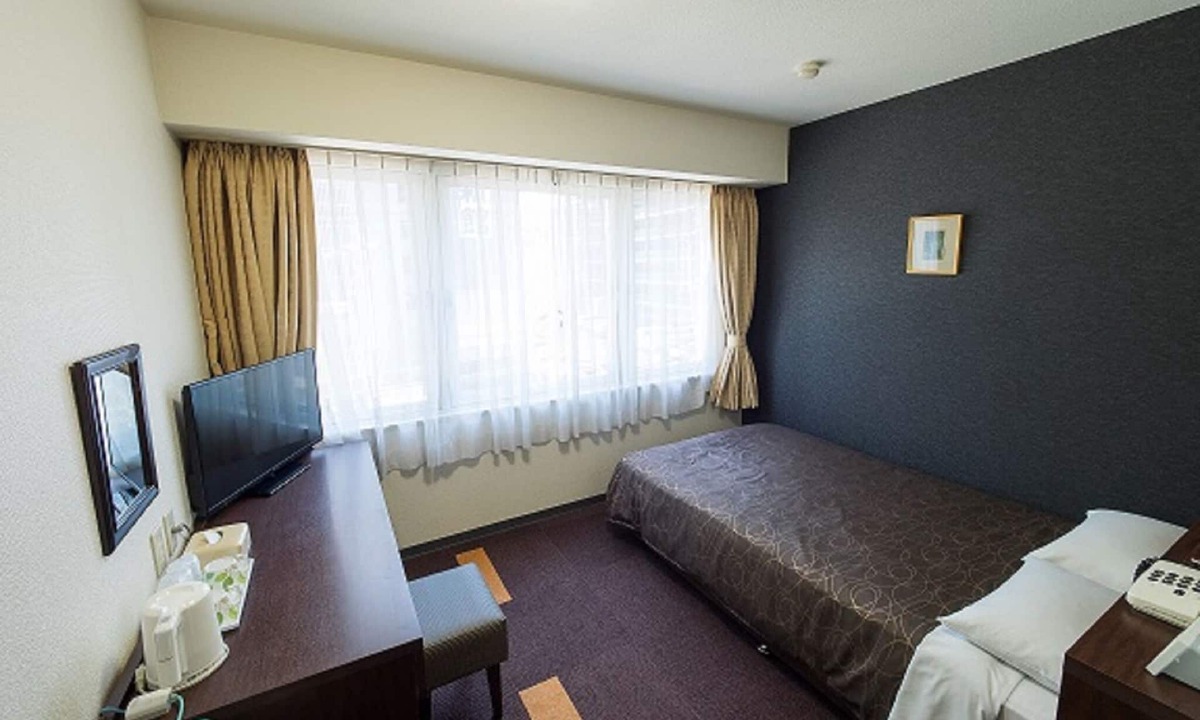 Shin-Osaka Hotel | Nonsmoking semi double /Osaka Ōsaka