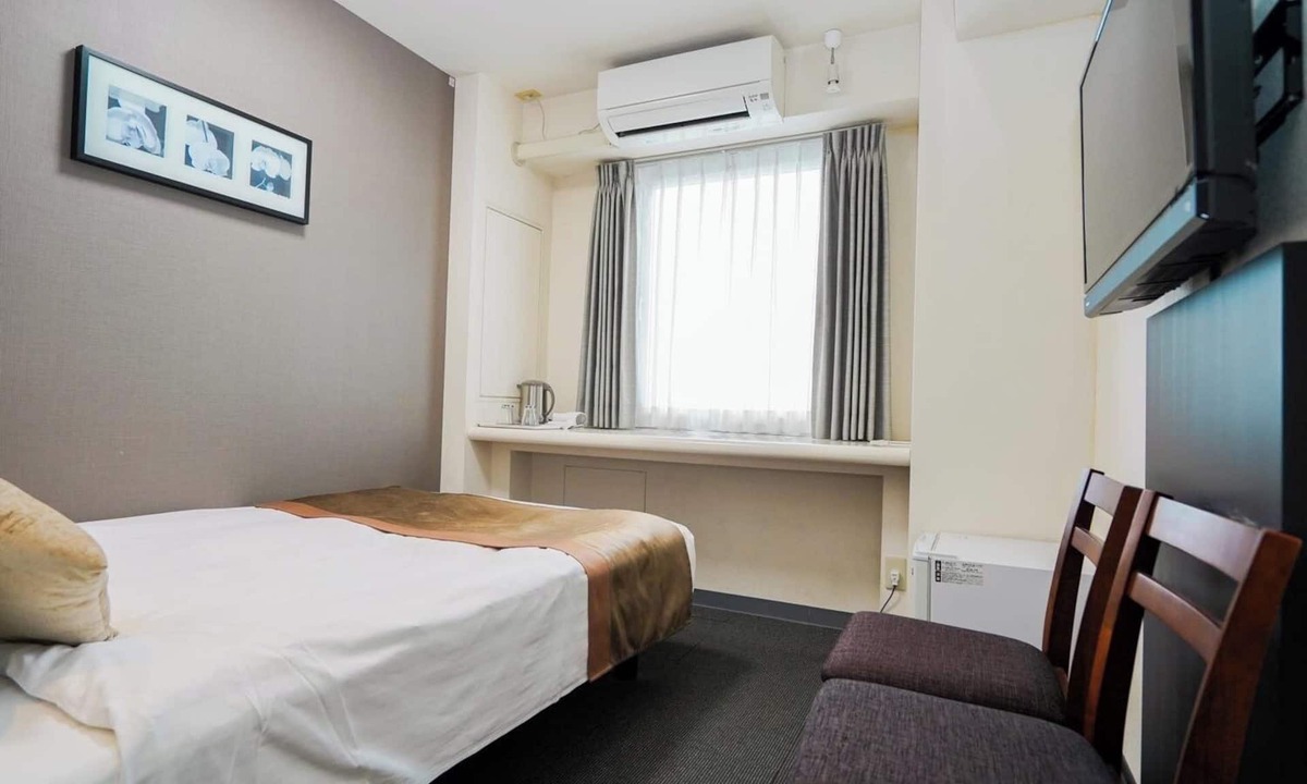 Kita Ward Hotel | NonsmokingDouble corner room 5 minutes walk /Okayama Okayama
