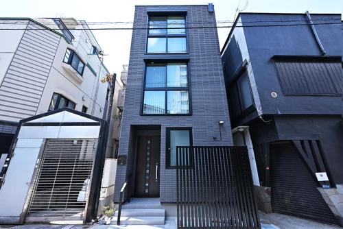 Shinjuku Villa | NY Hotel Premium 2 新宿3階建て4室1バスルーム1シャワー3トイレ