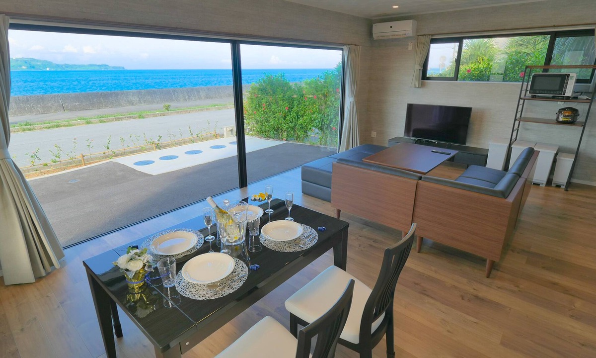 Uruma Apartment | Ocean View/private BBQ/12 People/PADEL 1F