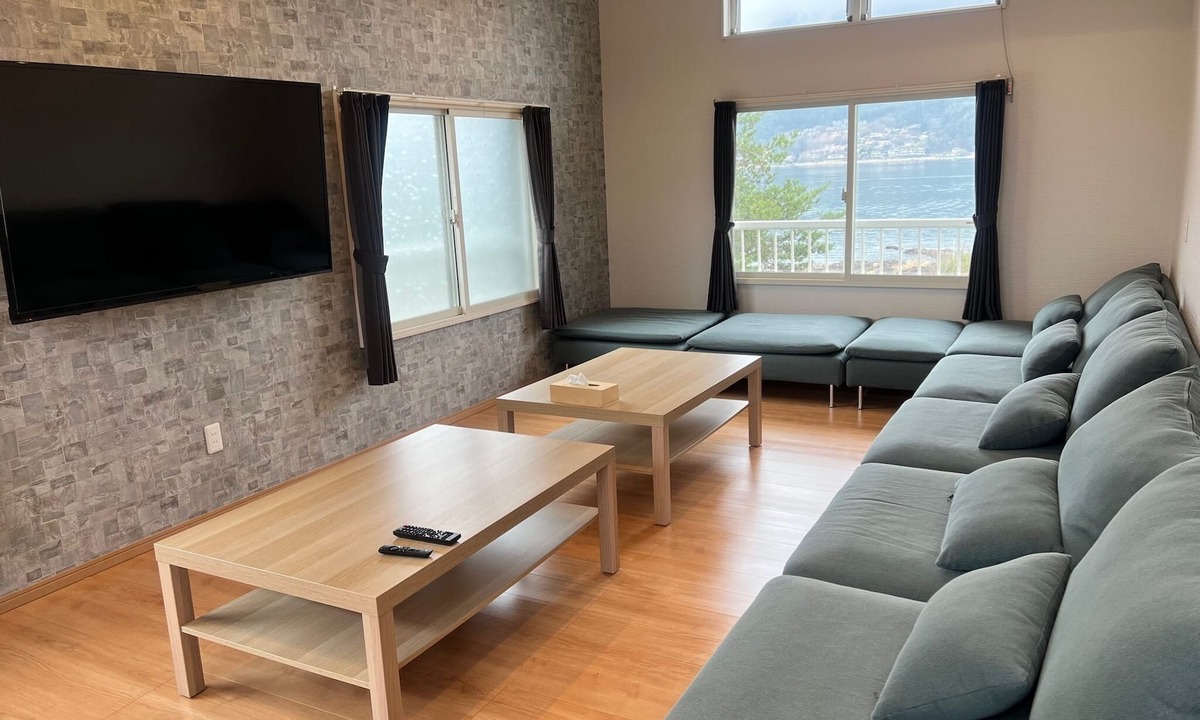 Fujikawaguchiko Hotel | One building is rented away room without meals K/Minamitsuru-gun Yamanashi