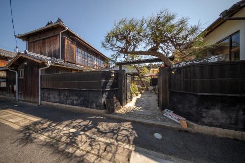 Naoshima-cho Bed & Breakfast | Oyajino Umi