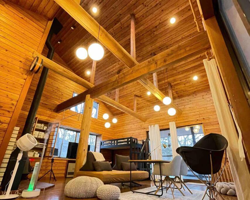 Tsumagoi House | -PaprumBase北軽井沢- 高台に佇む一軒家貸別荘とテントサウナ11名まで可