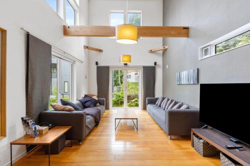 Hirafu House | Peak