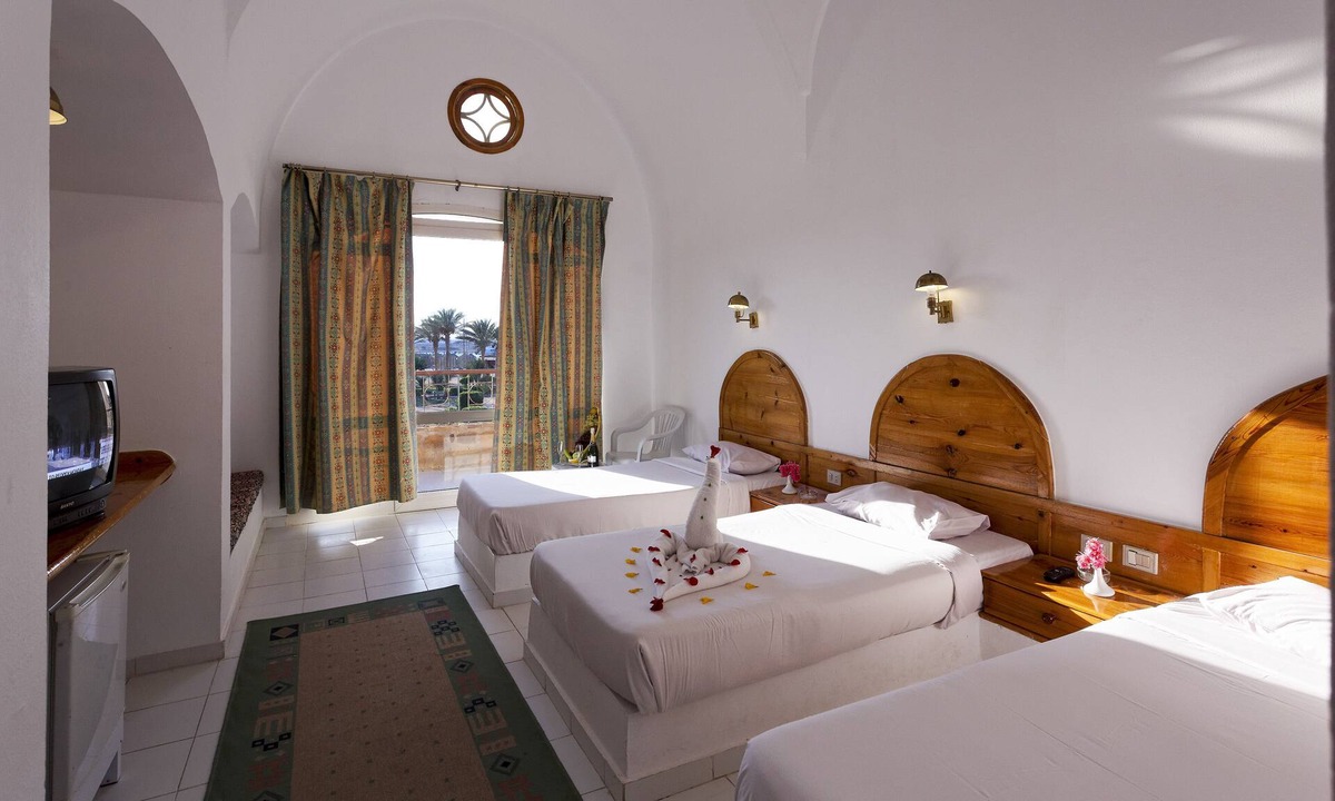 El Quseir Hotel | Pensee Royal Garden Beach Resort