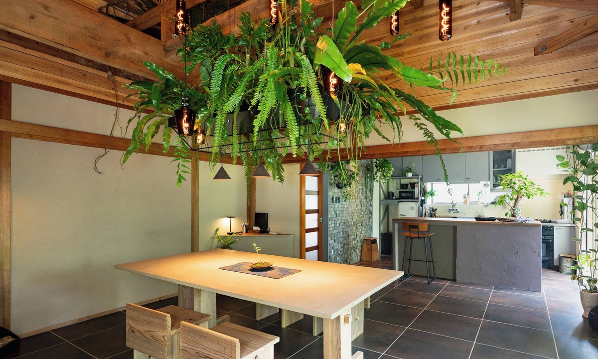 Tatsugo Villa | Perched naturally at the foot of a mountain in a national park - Grassroots