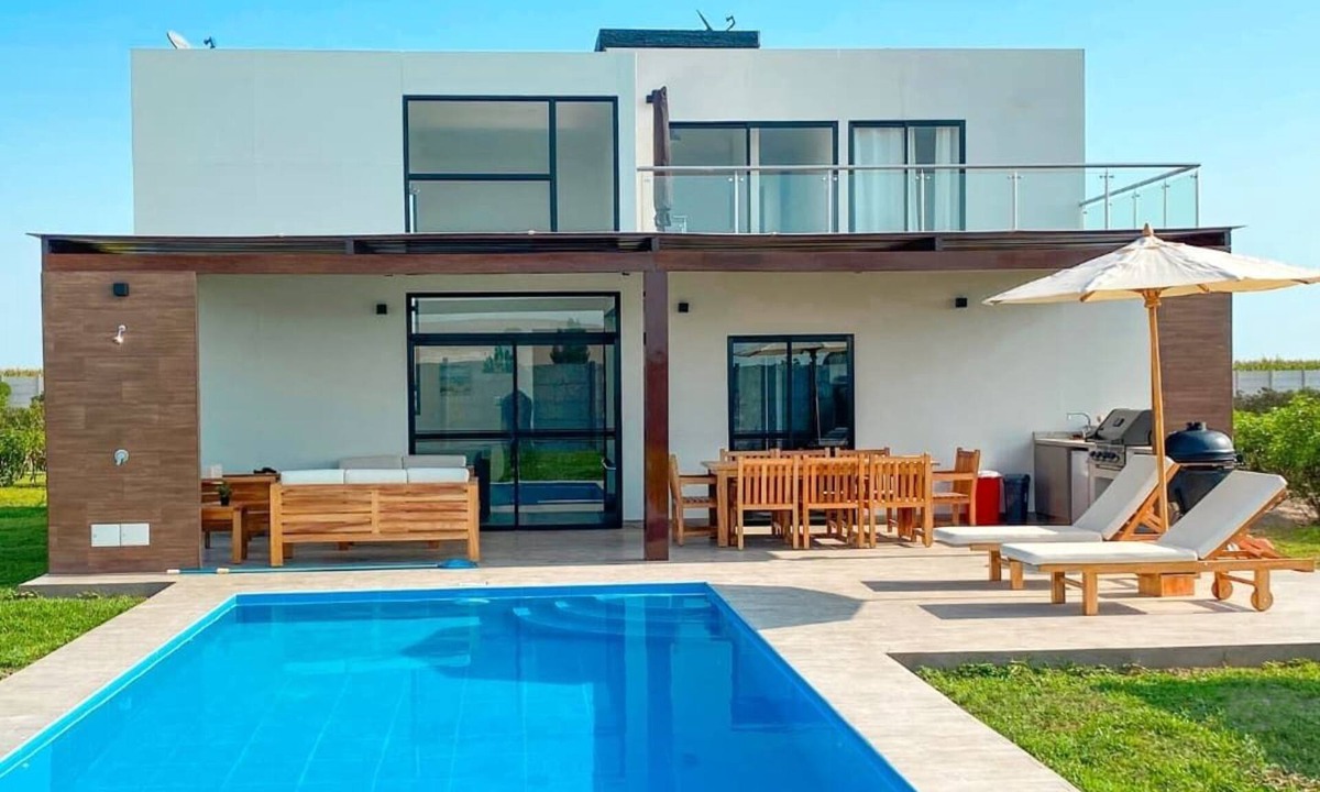 San Clemente Villa | Pisco Villa: Private Pool & Games on 1400m²