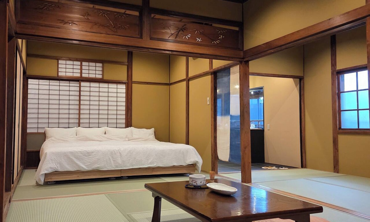 Miyakojima House | Private 80-Year-Old Authentic Japanese Home | Walking Distance to Osaka Castle | 2 Stops to Sta