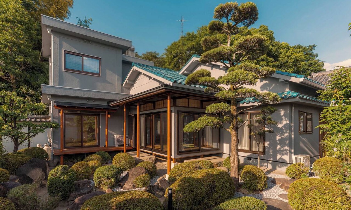 Sennan District House | Private Japanese Garden House Near KIX Osaka | 6BR for 6-12 guests | Hinoki Bath