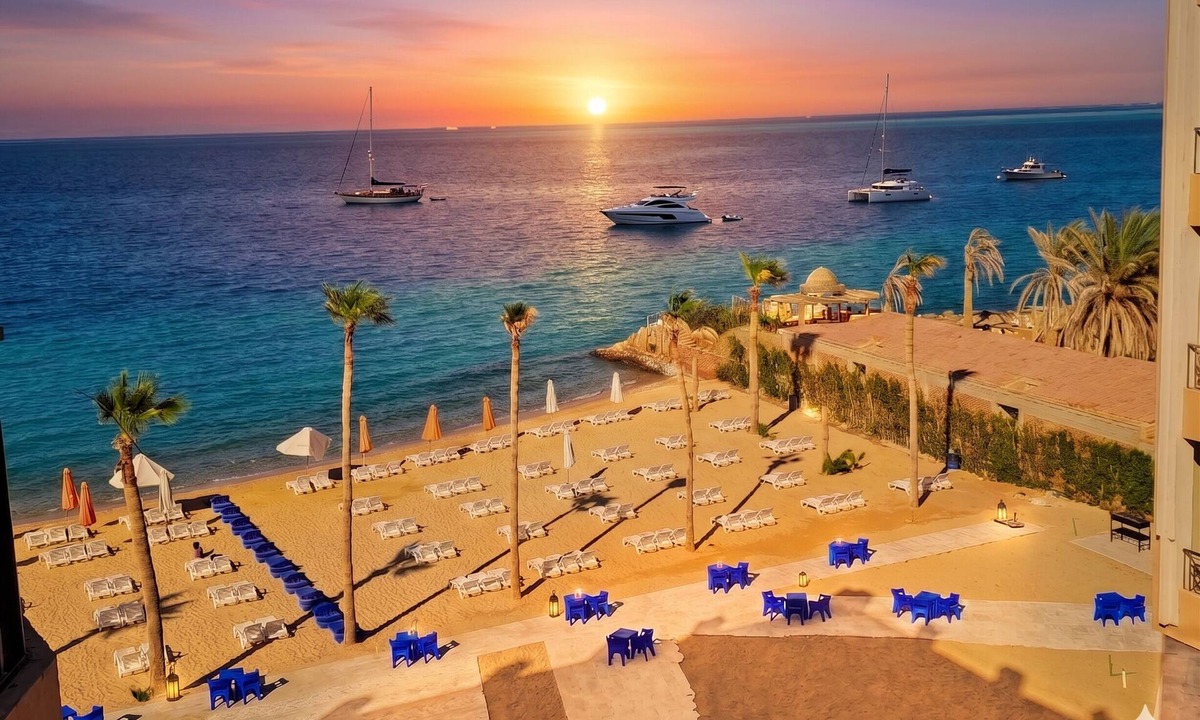 Al Ahyaa Apartment | Romantic apartment with garden, pool and beach