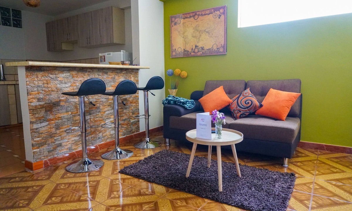 Cusco Historic Center Apartment | Ruinas: Spacious 2-bedroom apartment in San Blas market area. Big kitchen!
