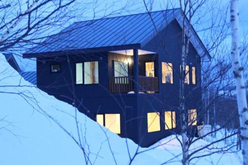 Rusutsu Ski Chalet | Rusutsu Chalet 400m to the ski fields - Available January & February 2026
