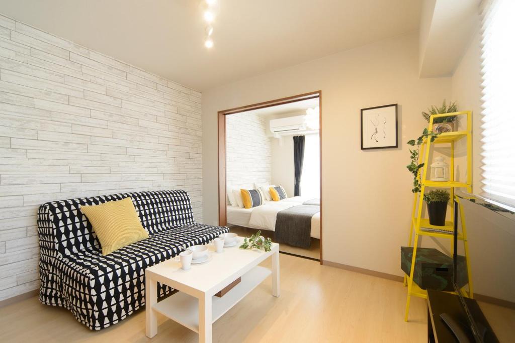 Joto Apartment | Saintpaulia Osaka-castle