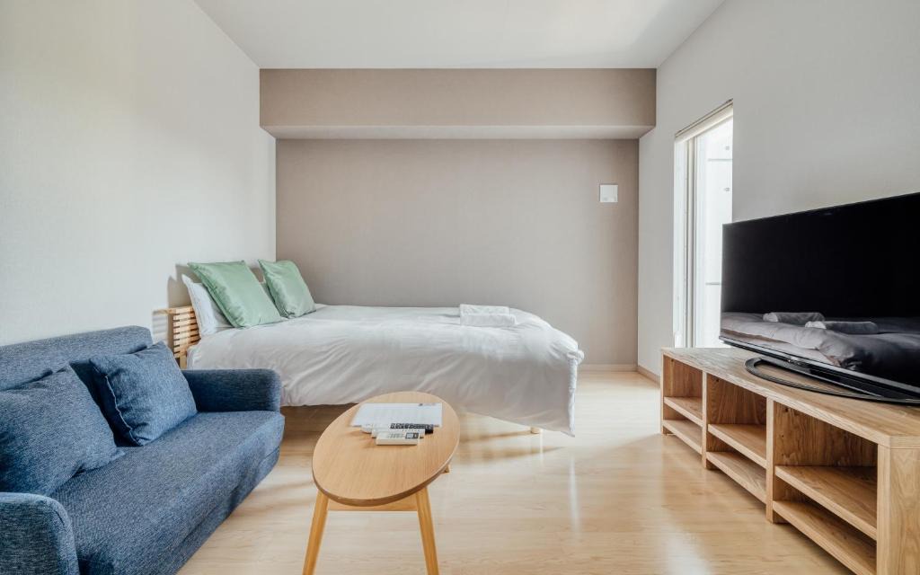 Joto Apartment | Saintpaulia Osaka-Jo AFP Apartment