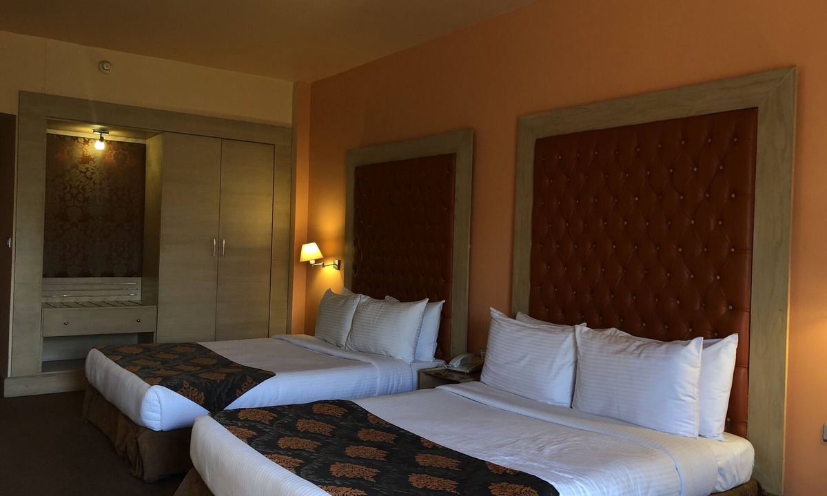 Al Duqqi Hotel | Santana Hotel