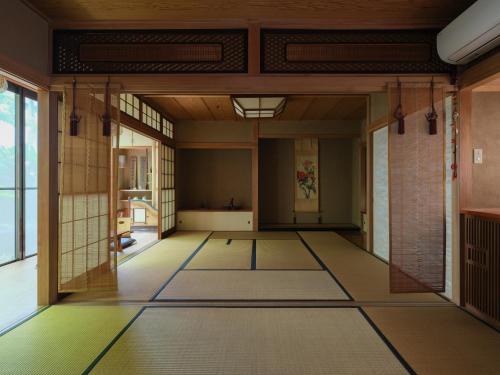 Kamata Apartment | Sennentei 千年邸