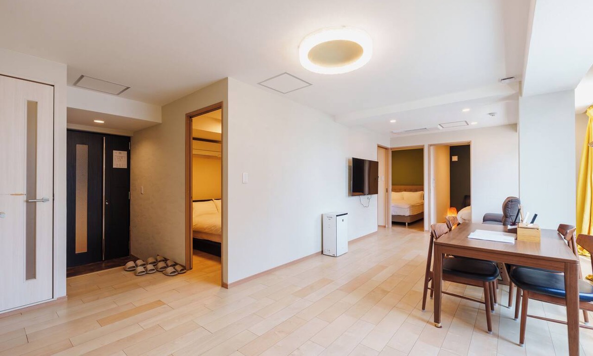 Namba Apartment | SERENE | Kuromon · 701 | 80 m² · 4BR · 2 shower rooms | Private Family Suite