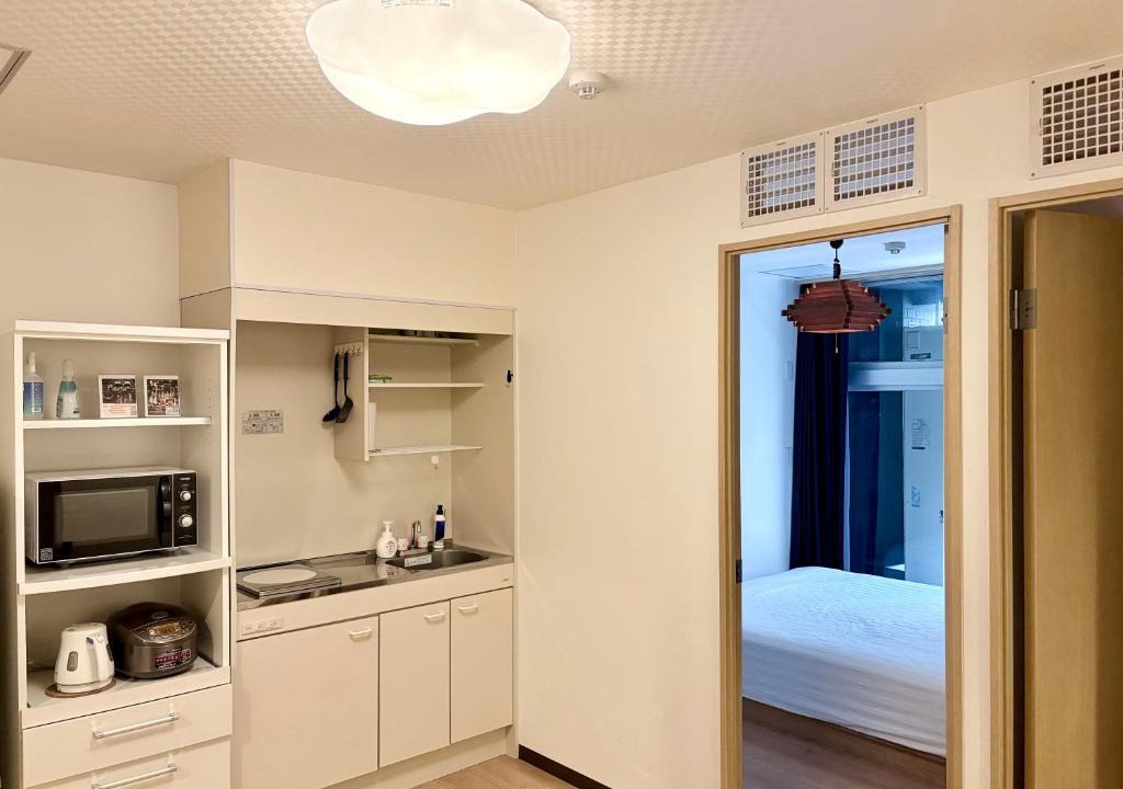 Namba Apartment | Shin no Kyo 608 - 2-Min Walk to Kuromon Market - Family Suite with 2 Bedrooms - 2 Toilets & 1 Bathroom - Heated Living Room Floor - Near Dotonbori