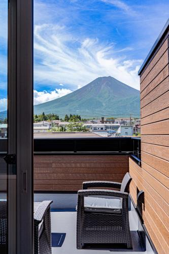 Fujiyoshida Villa | Sky deck for rent! Fuji view Open-air bath New building
