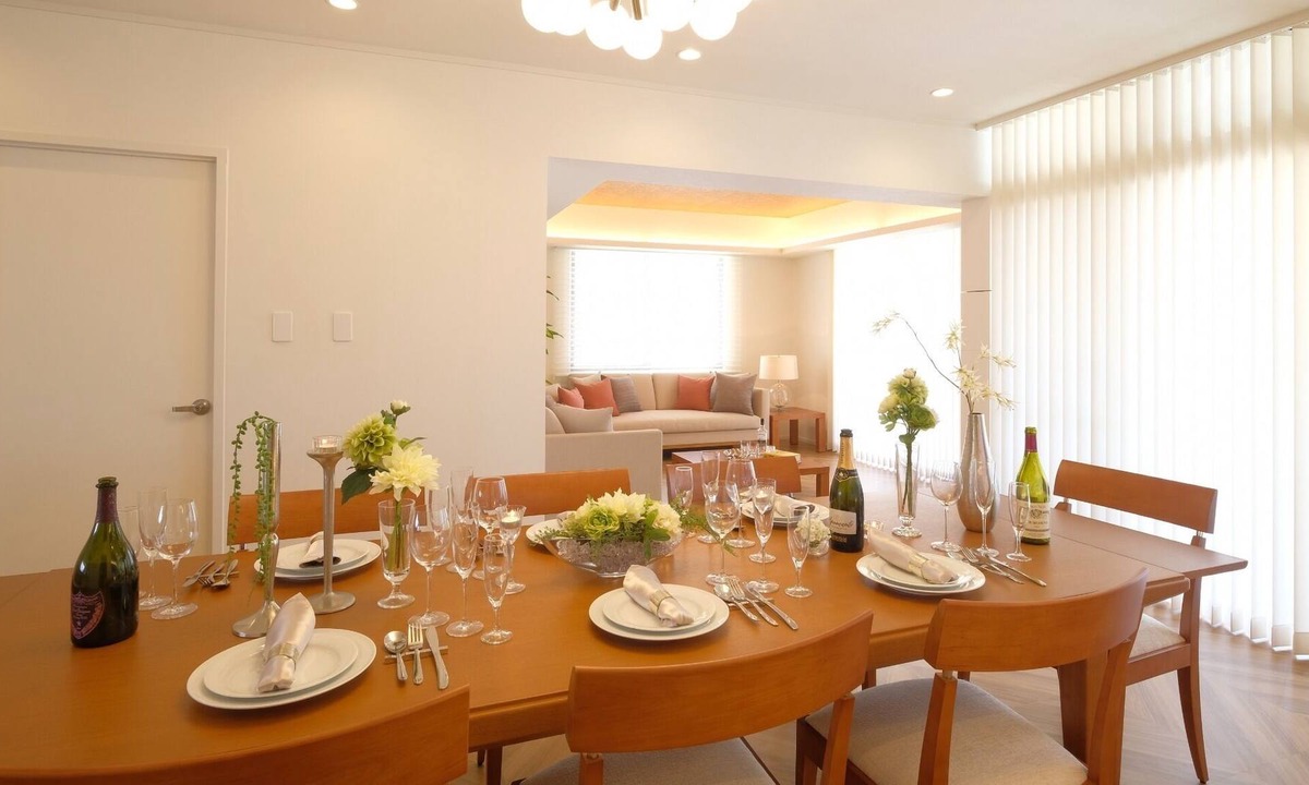 Matsuyama Apartment | Sophisticated natural interior that shines in brig / Naha Okinawa