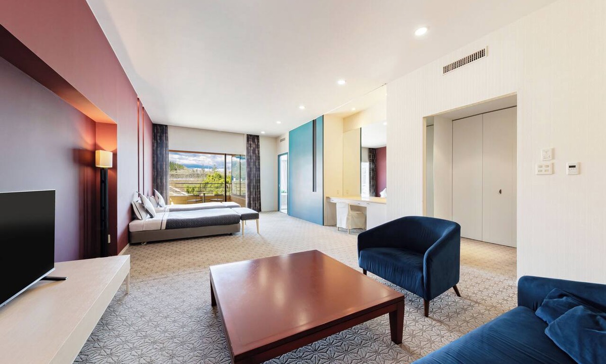 Iwaki Hotel | Spa Resort Hawaiians ViR Port