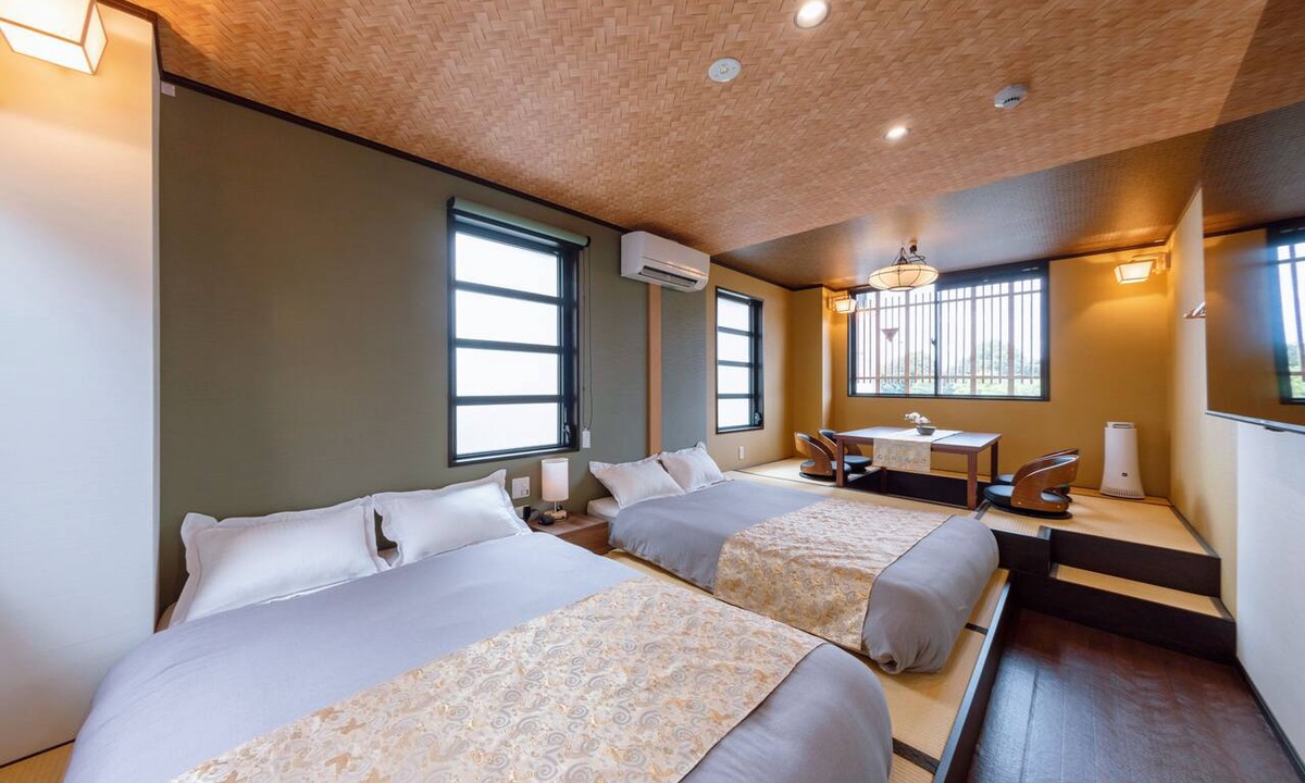 Nakagyo Ward House | Spacious 200㎡ Home｜Nijo Castle View, 4Bedrooms, Karaoke, Family Bath, Sauna