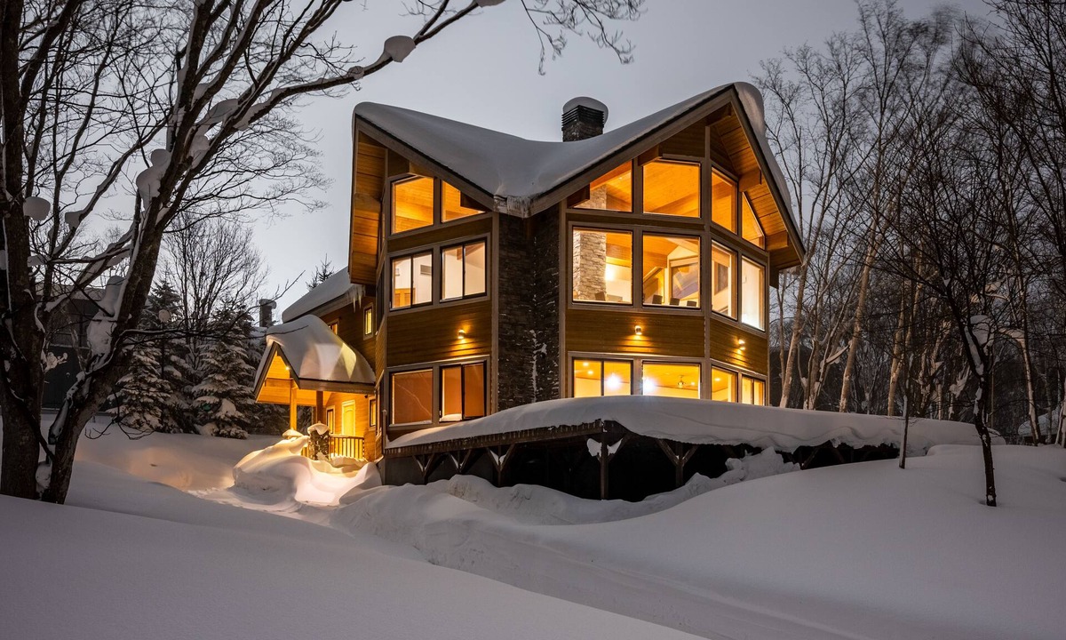 Niseko House | Starchase by H2 Life