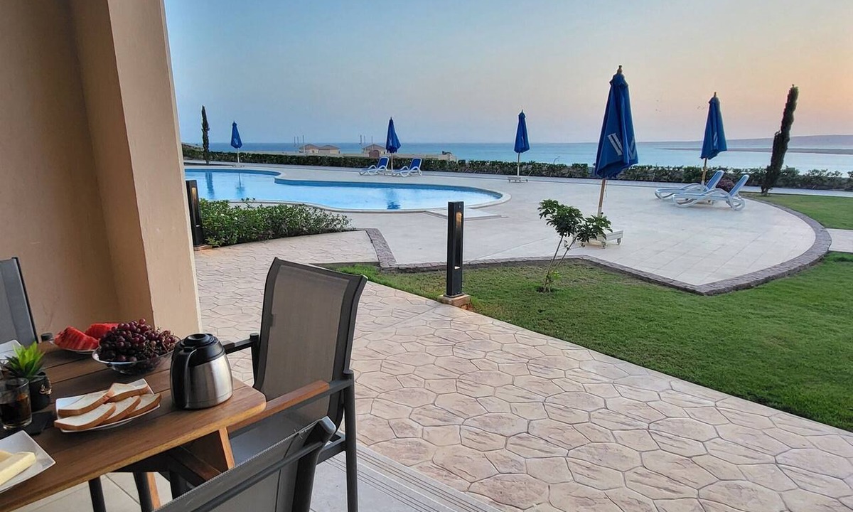 Sakkala Apartment | Stunning ocean view - quiet *Susi's The View*