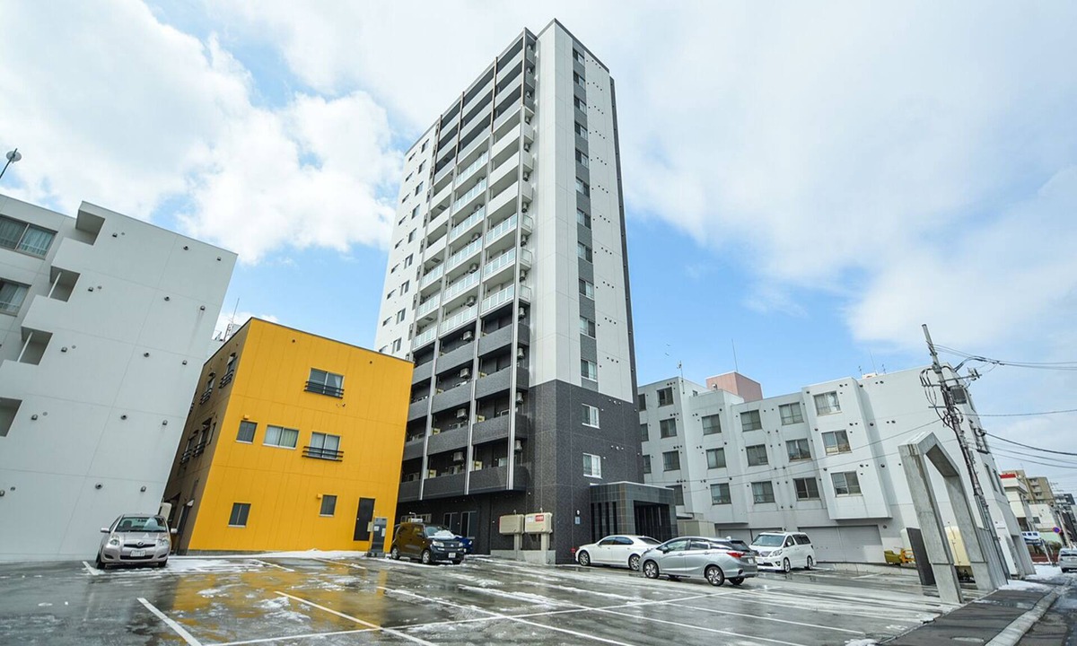 Shiroishi Apartment | Sun Court Hongodori Garden Hills