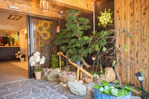 Nishinari House | Sunflower Hotel 203, Osaka, Namba & Shinsaibashi
