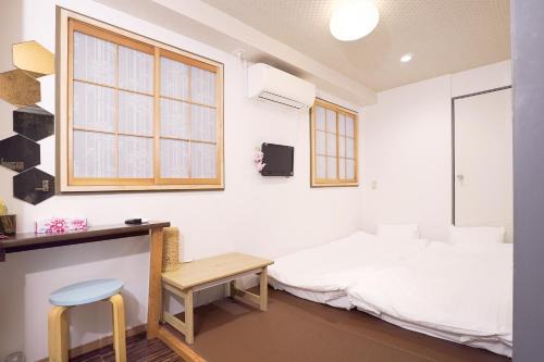 Nishinari House | Sunflower Hotel 402, Osaka, Namba & Shinsaibashi