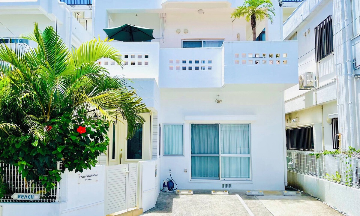 Mihama House | Sunset Beach Vacation House & The best location