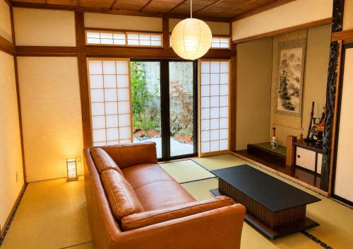 Hida Takayama Onsen Apartment | Takayama Seiran 高山静蘭
