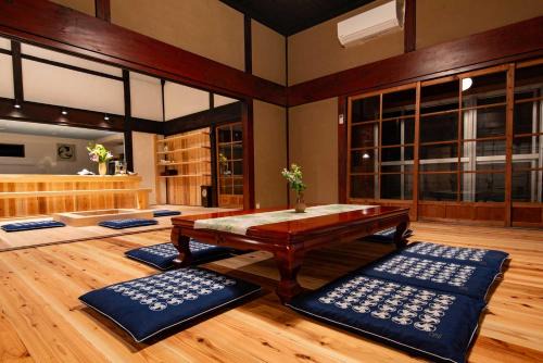 Nishinoshima Villa | TAKUHI 一日一組限定の古民家貸し切り民泊 Vacation rental
